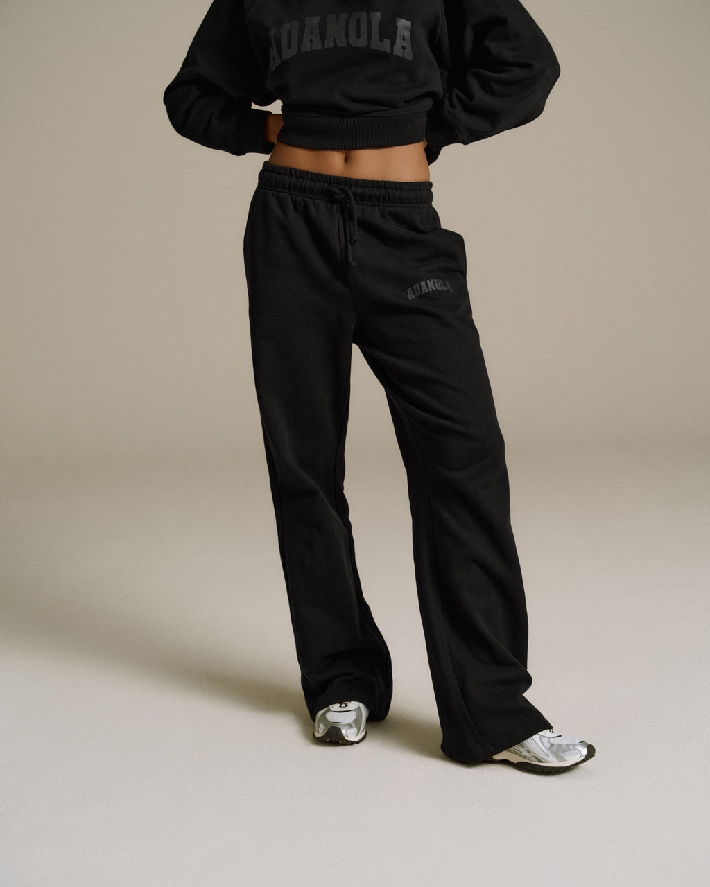 Loose Fit Straight Leg Sweatpants - Black