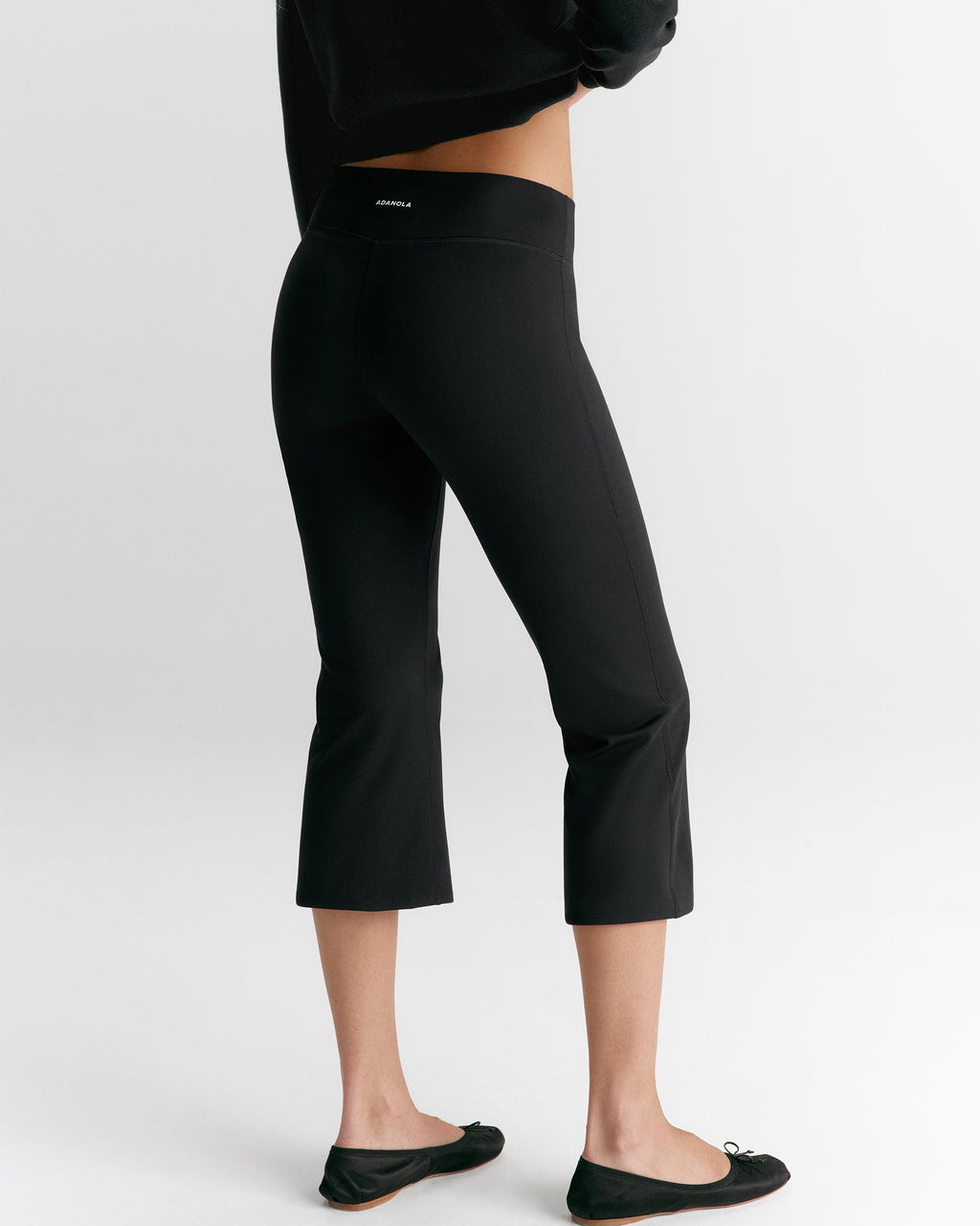 Low Rise Crop Yoga Pants - Black