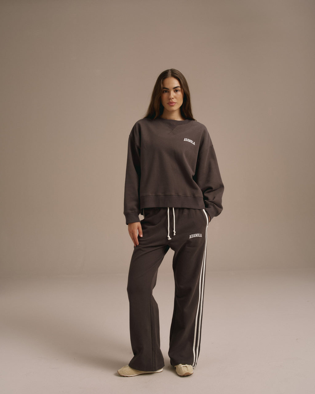 Loose Fit Straight Leg Sweatpants - Coffee Bean