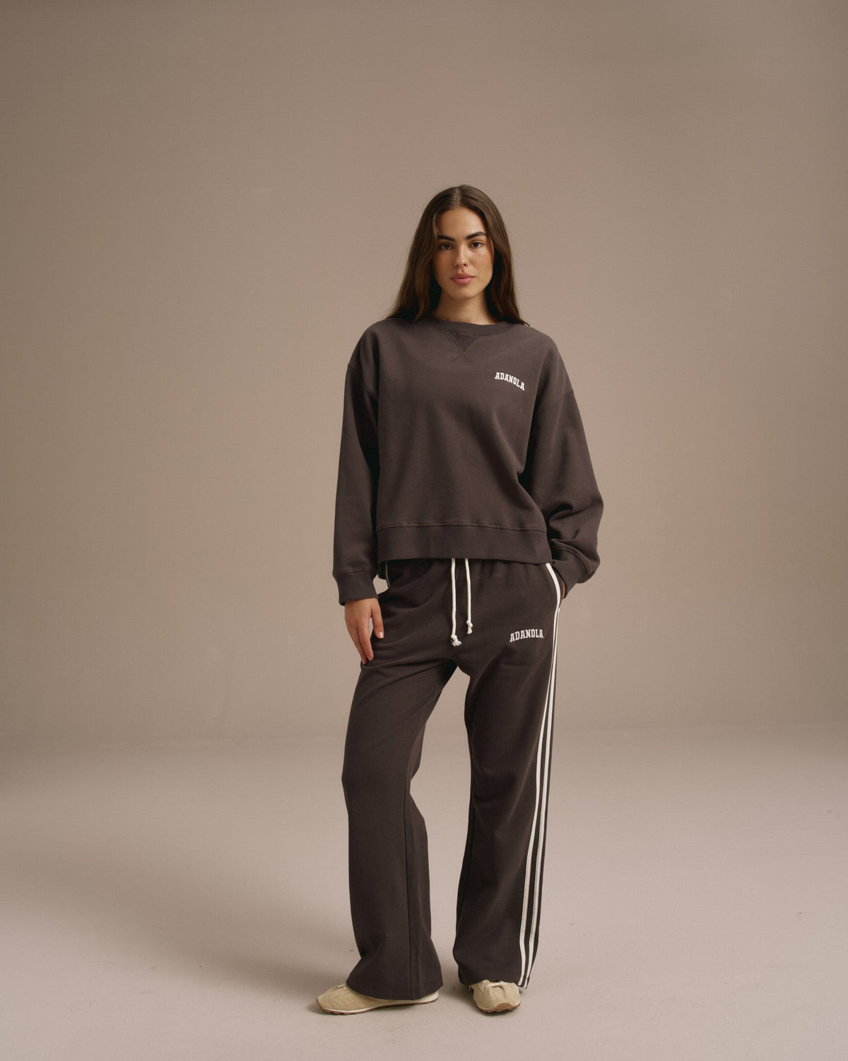 Loose Fit Straight Leg Sweatpants - Coffee Bean